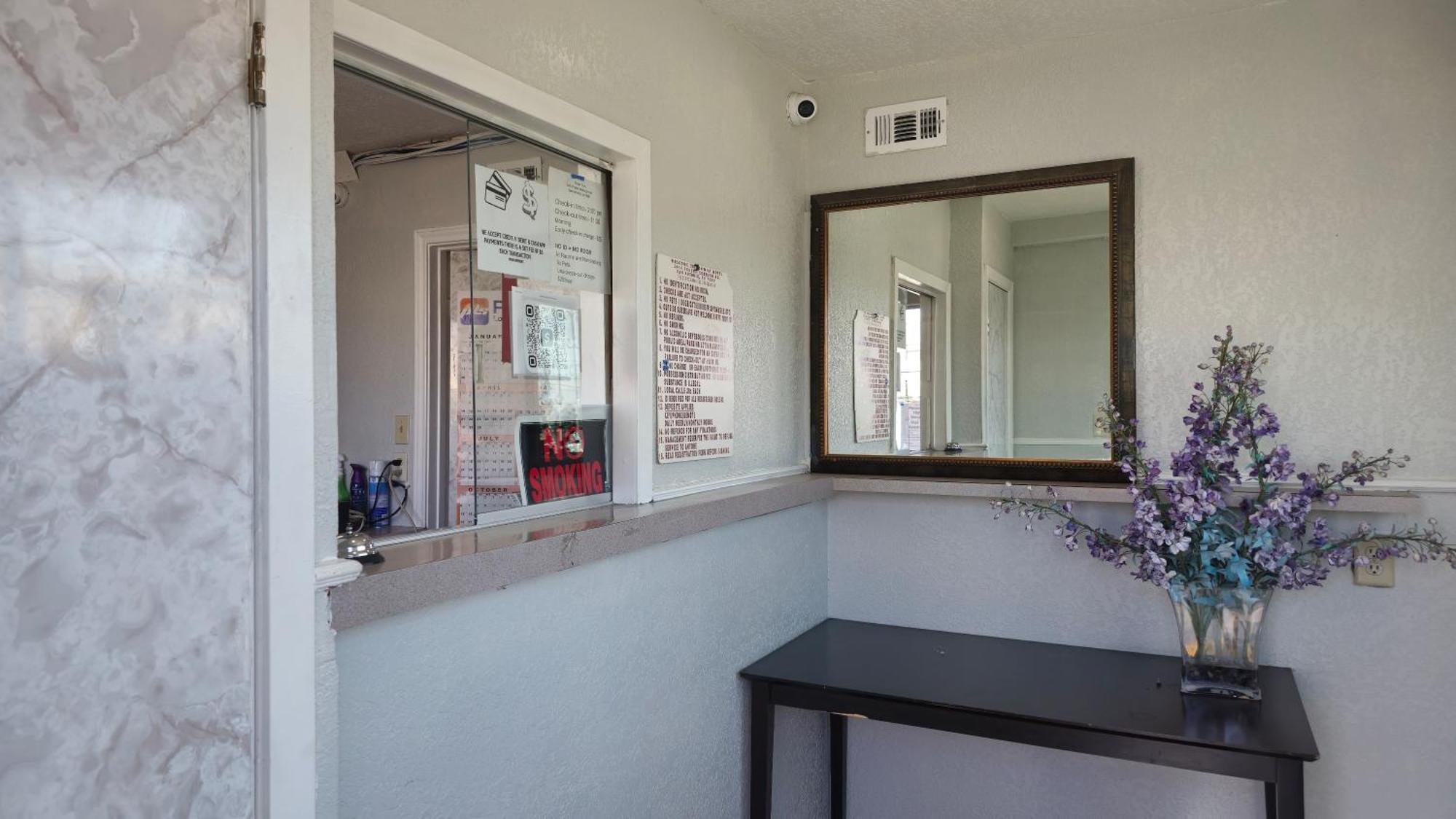 Super 7 Inn By Oyo San Antonio Nw Medical Center Exterior photo